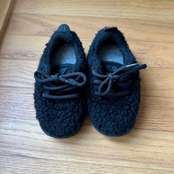 Allbirds Smallbirds Wool Runner Fluff Sneaker- Black, 6- NWB - Picture 3 of 12